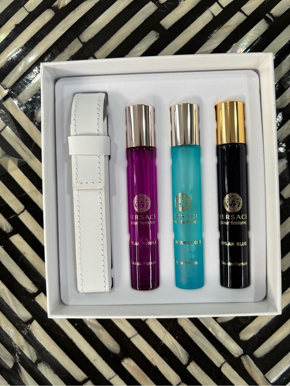 Versace Perfumes Gift Set - Picture 3 of 7